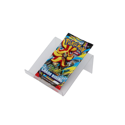 Schuine productfoto van Pokémon Mega Evolution Chaos Rising booster pack met Pyroar